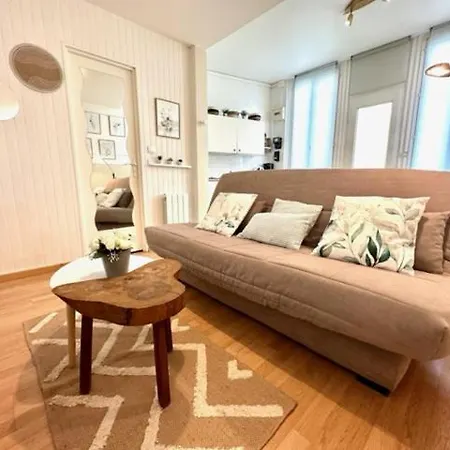 Studio, Sea And The El Havre